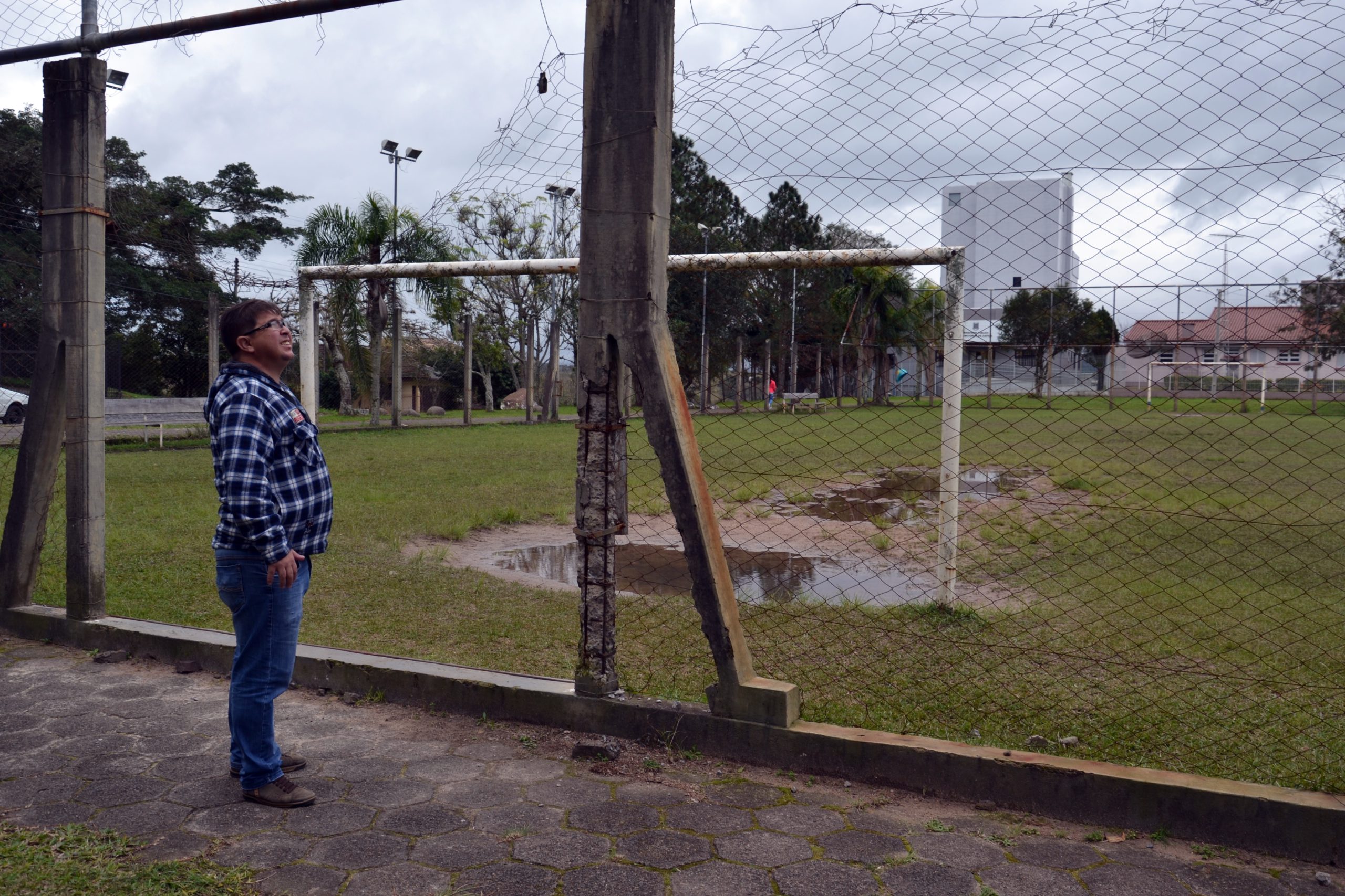 Vereador Samuel Souza aponta reparos e  manutenções de praça pública na Cidade Alta