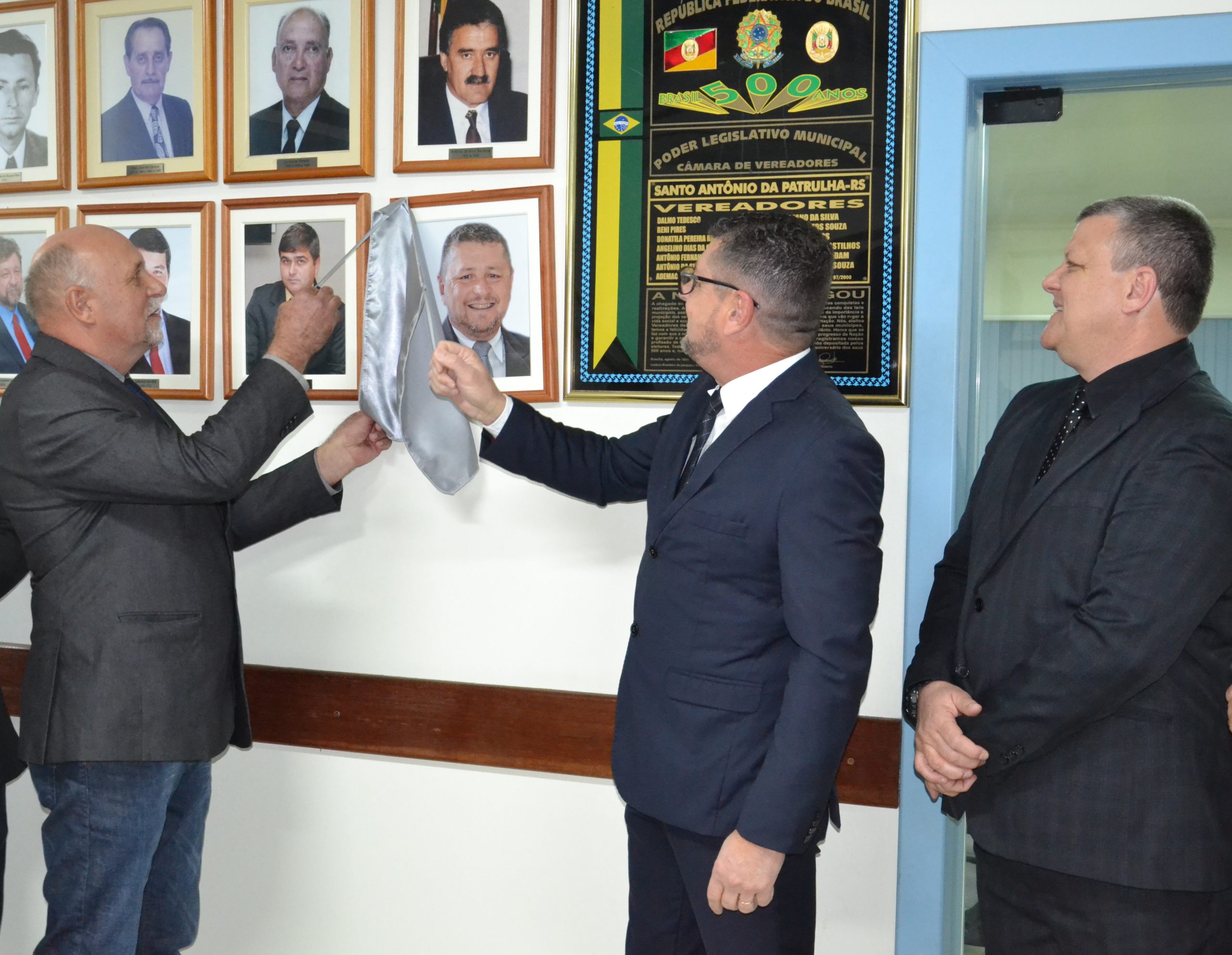 Selistre descerra sua foto na galeria de ex-presidentes do Legislativo
