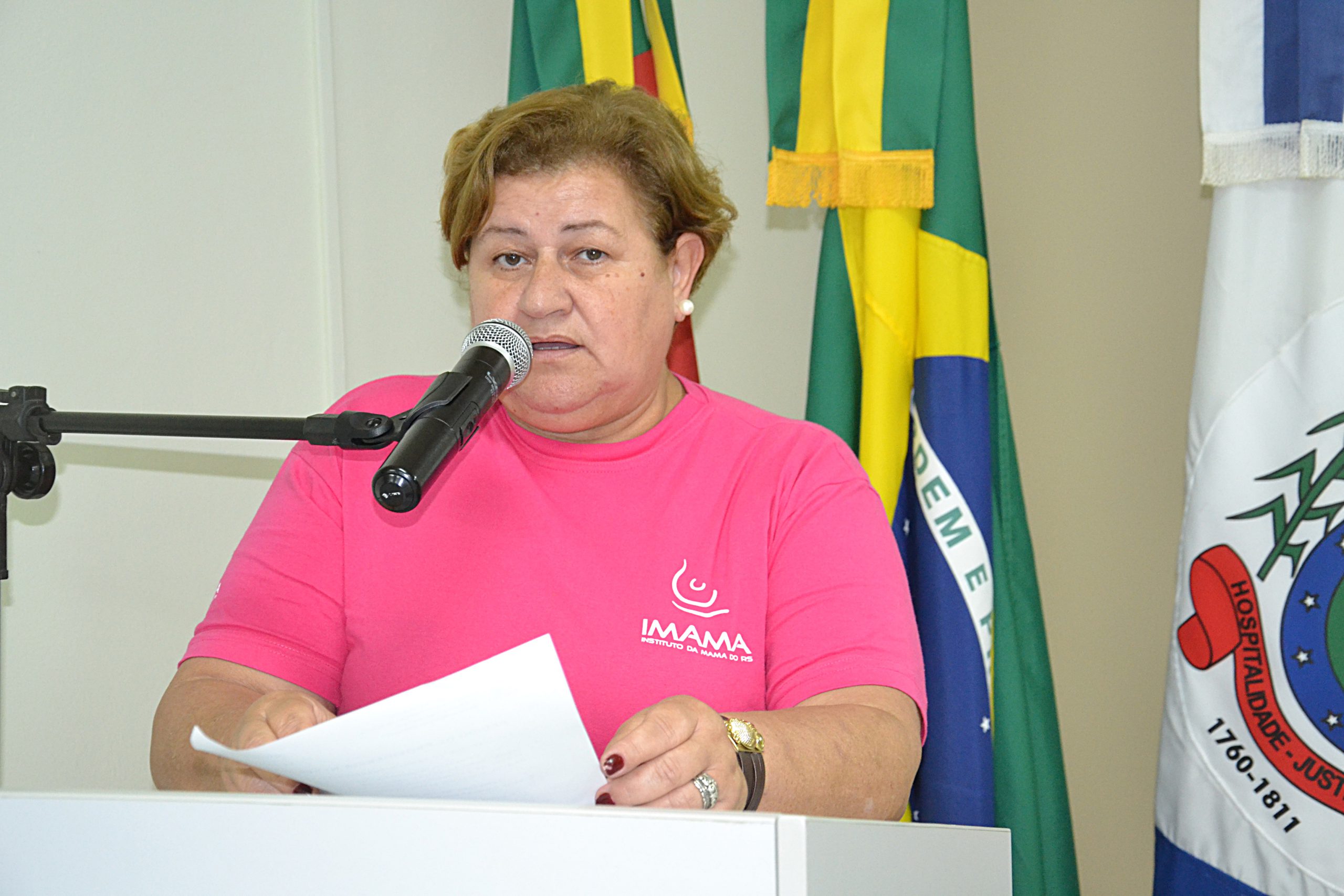 Eronita Andrade encaminha pedido de um redutor de velocidade
