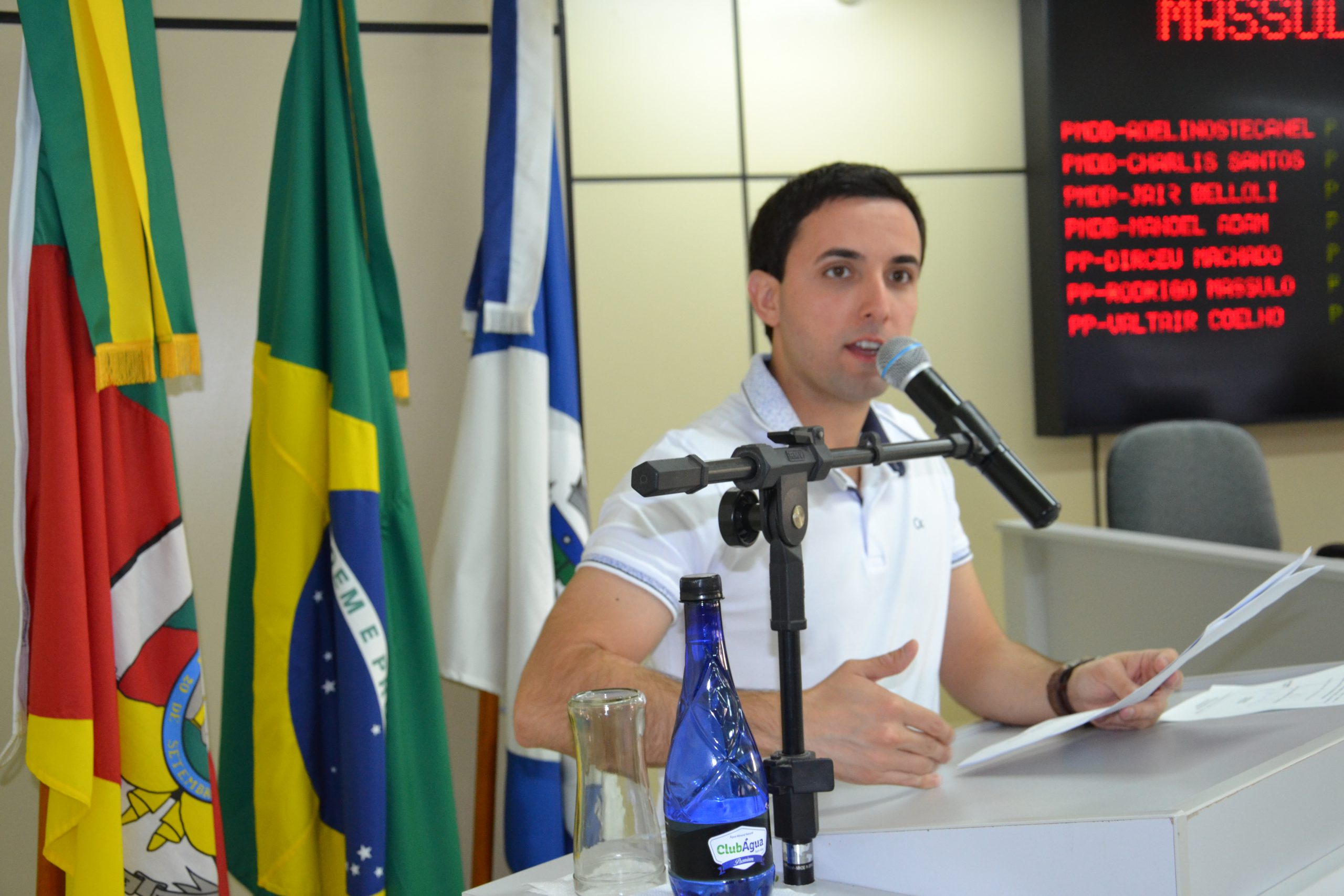 Vereador solicita melhorias para as ruas da Vila Assis Brasil