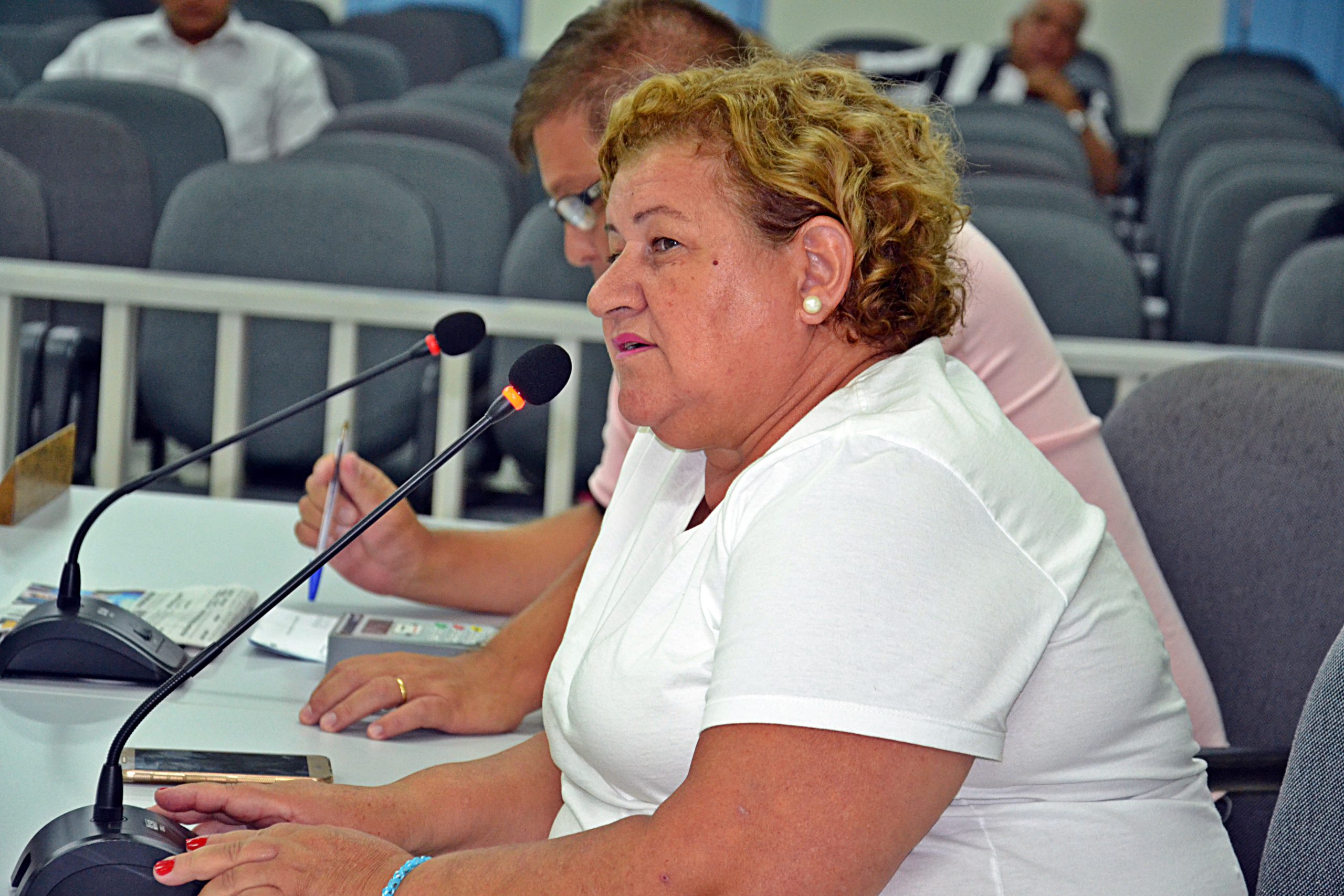Vereadora Eronita pede medidas efetivas para exames