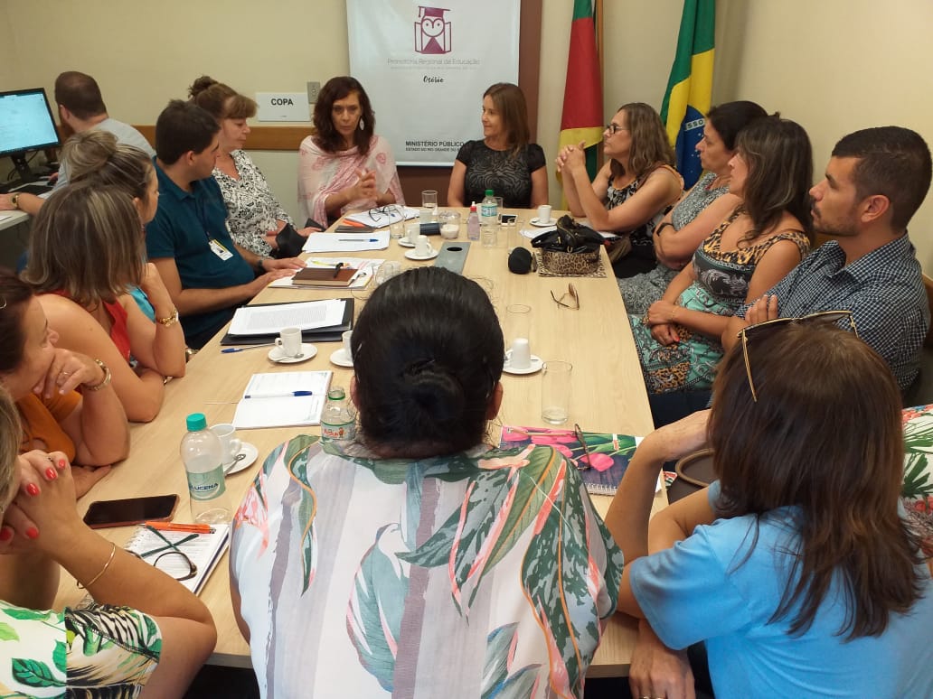 Marcelo Gaúcho participa de reunião com 11ª CRE e Promotoria Regional de Educação