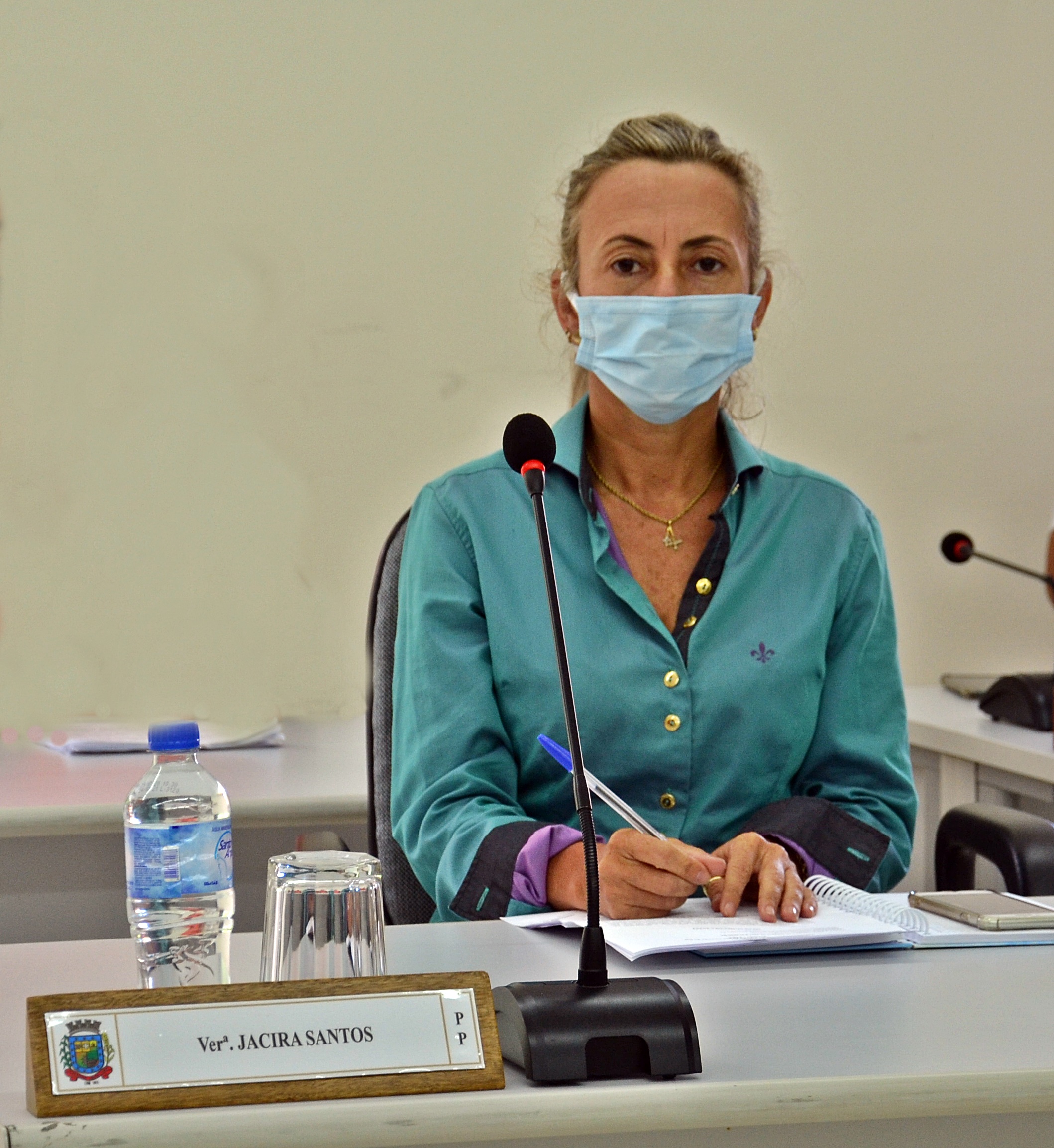 Jacira Santos pede licença para tratamento de saúde