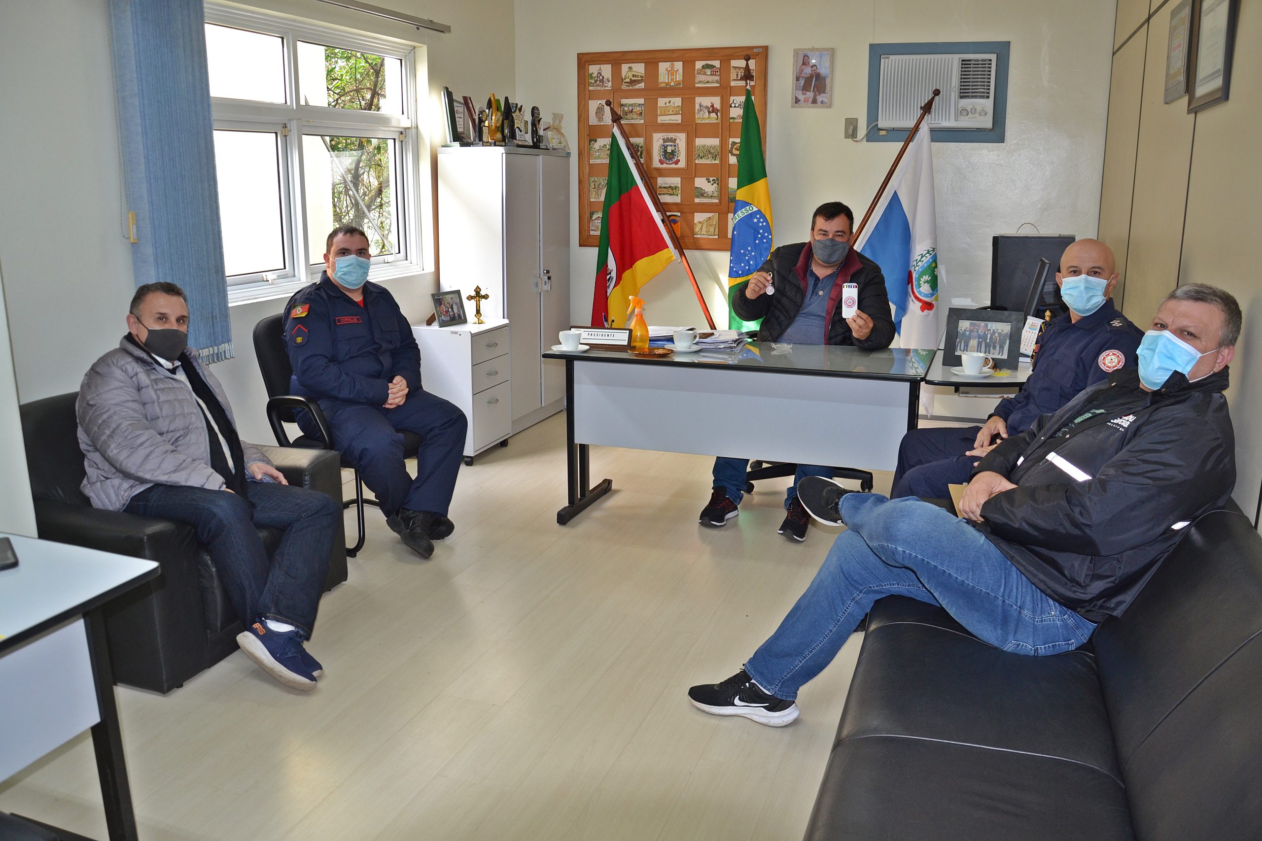 Presidência da Câmara recebe visita do Comandante do Corpo Bombeiros de Santo Antônio