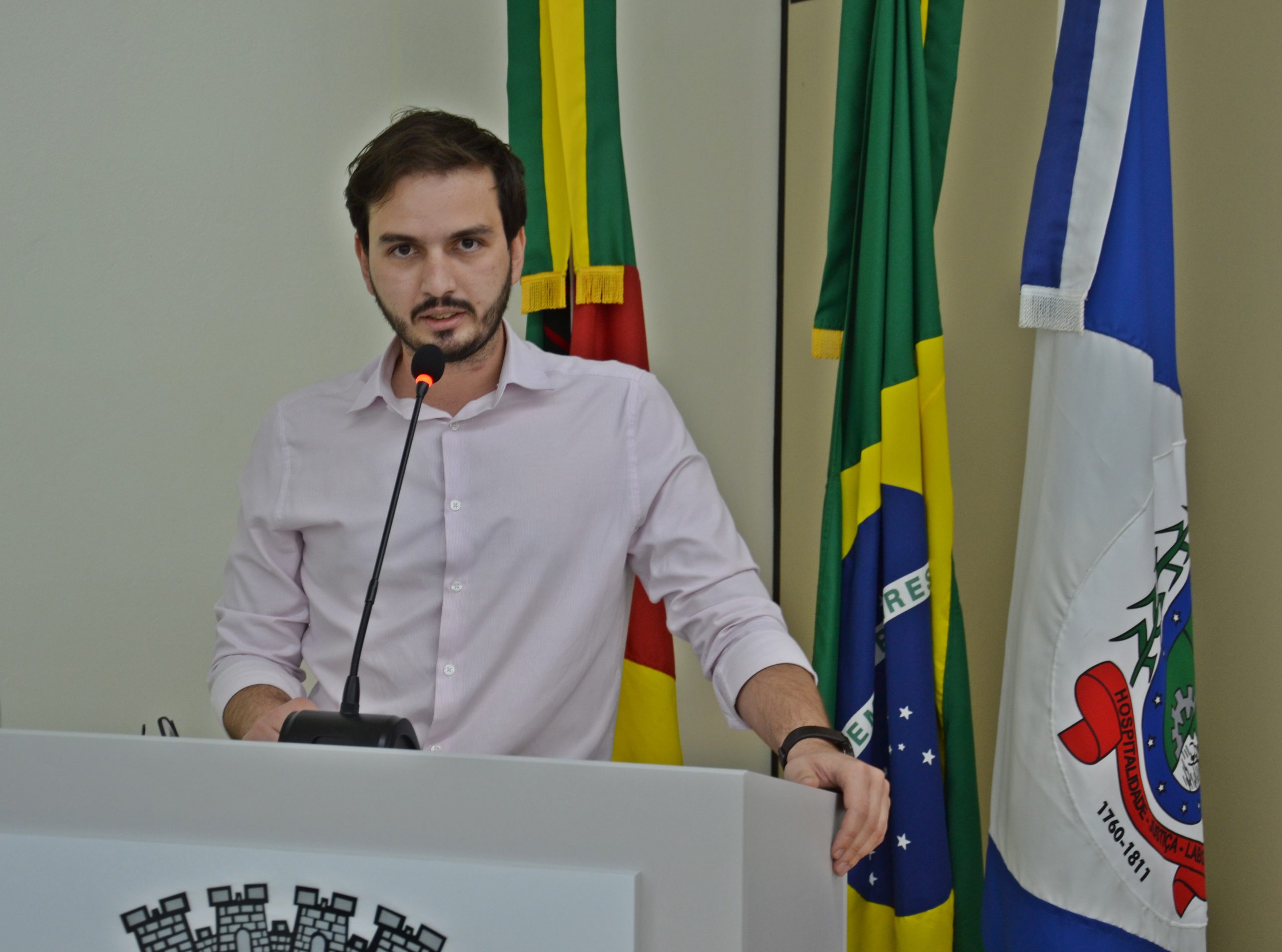 Ricardo Pires cobra envio de revisão do Plano Diretor à Câmara