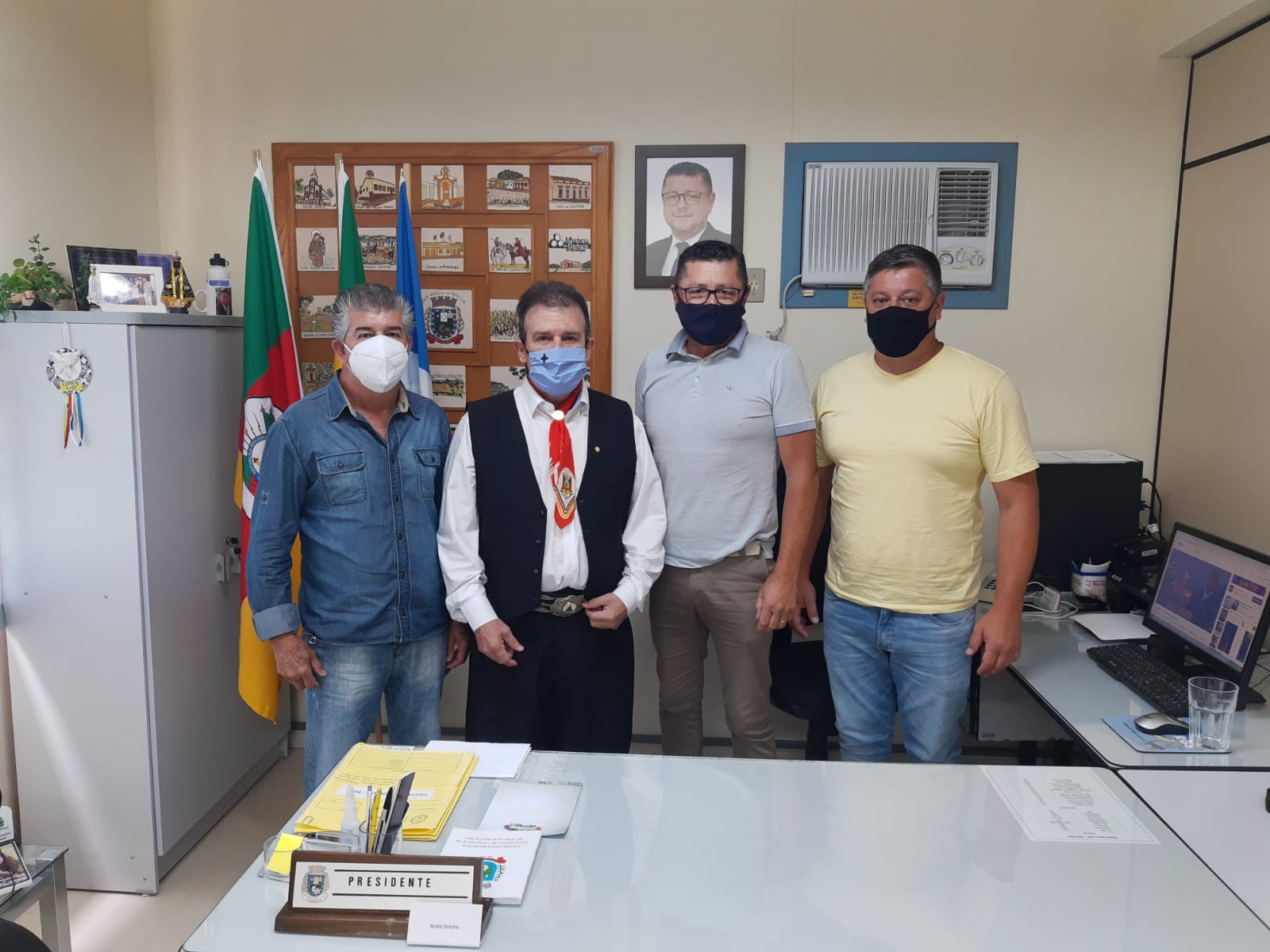 Deputado Federal Pompeo de Mattos visita Câmara de Vereadores de Santo Antônio