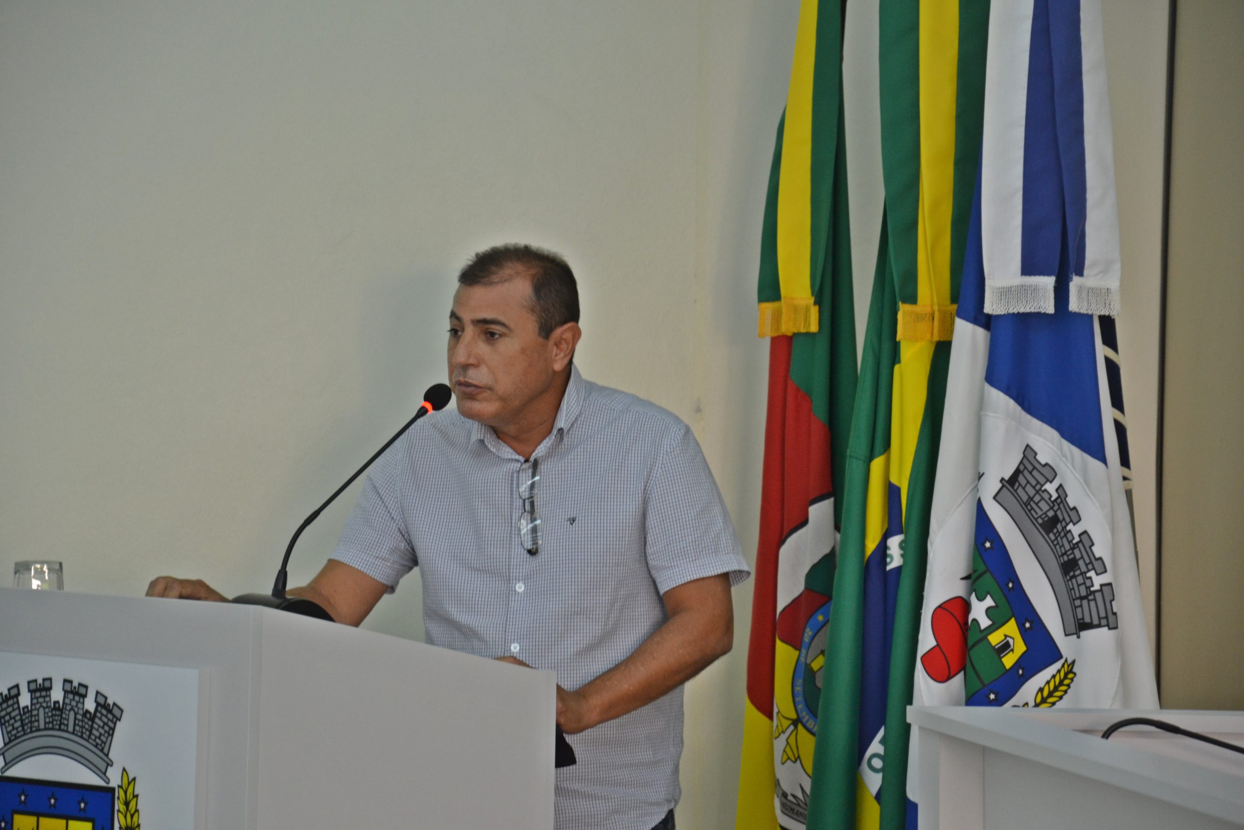 Paulo Neves pede uma revisão geral da Lei Municipal referente aos passeios públicos no município