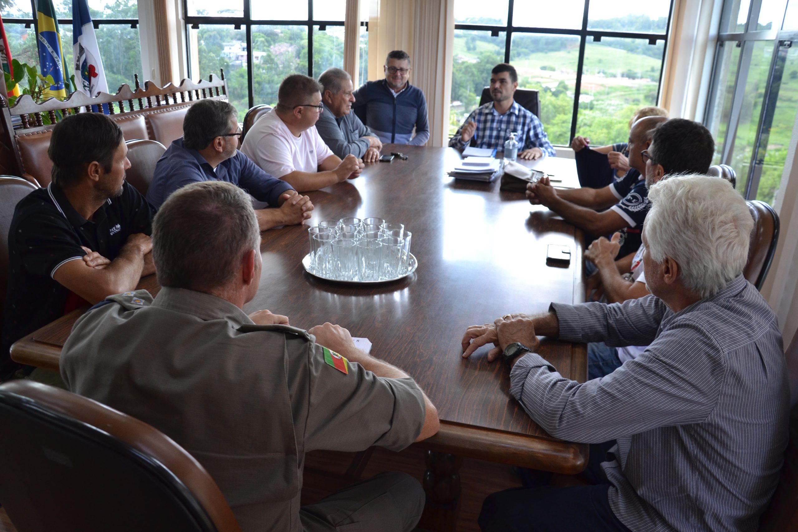 Polícia Civil, Brigada Militar, Executivo, Legislativo e moradores realizam reunião para traçar ações em conjunto contra abigeato