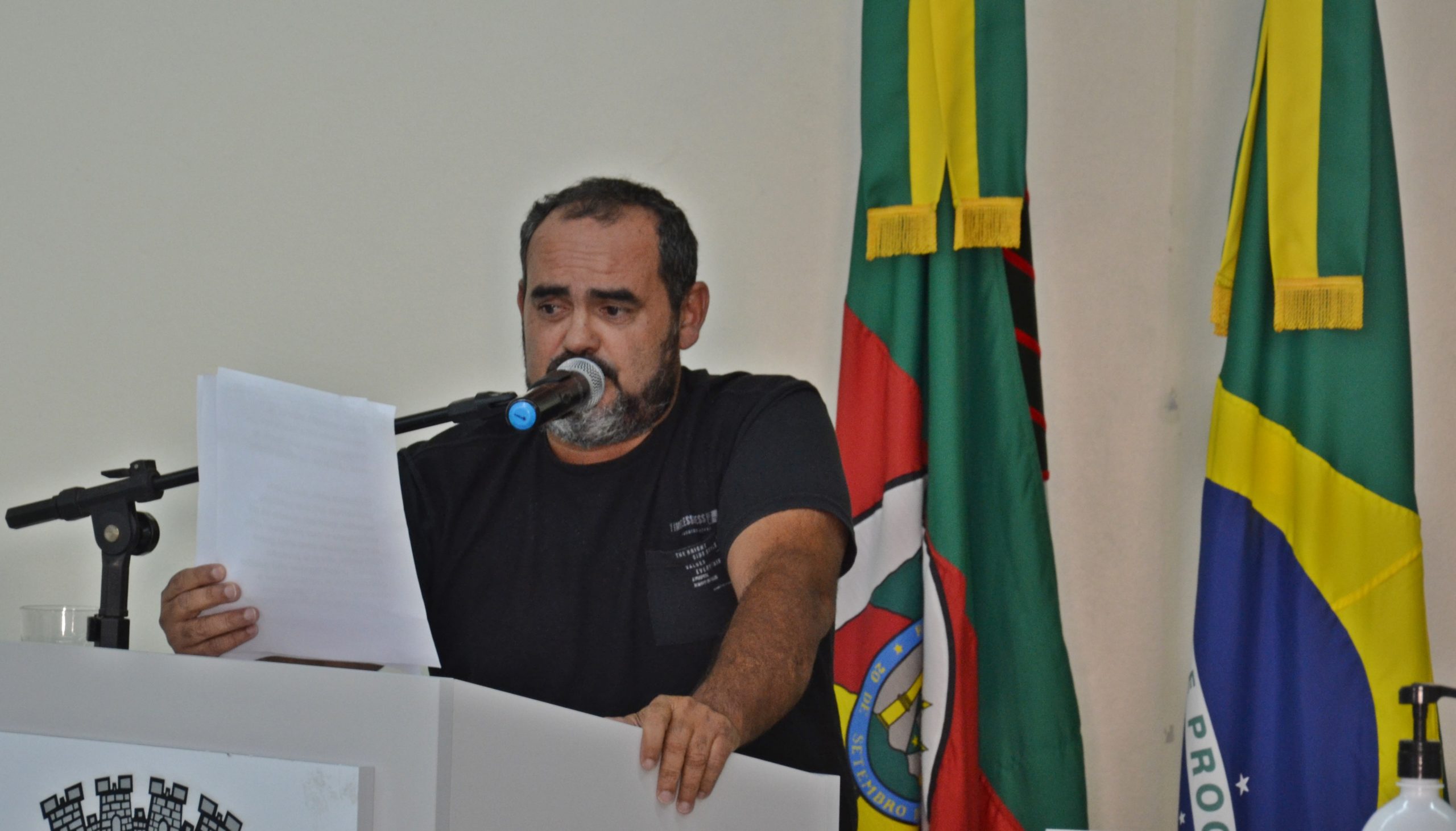 Vieira indica contratação de ginecologista para atender a Rede Municipal de Saúde