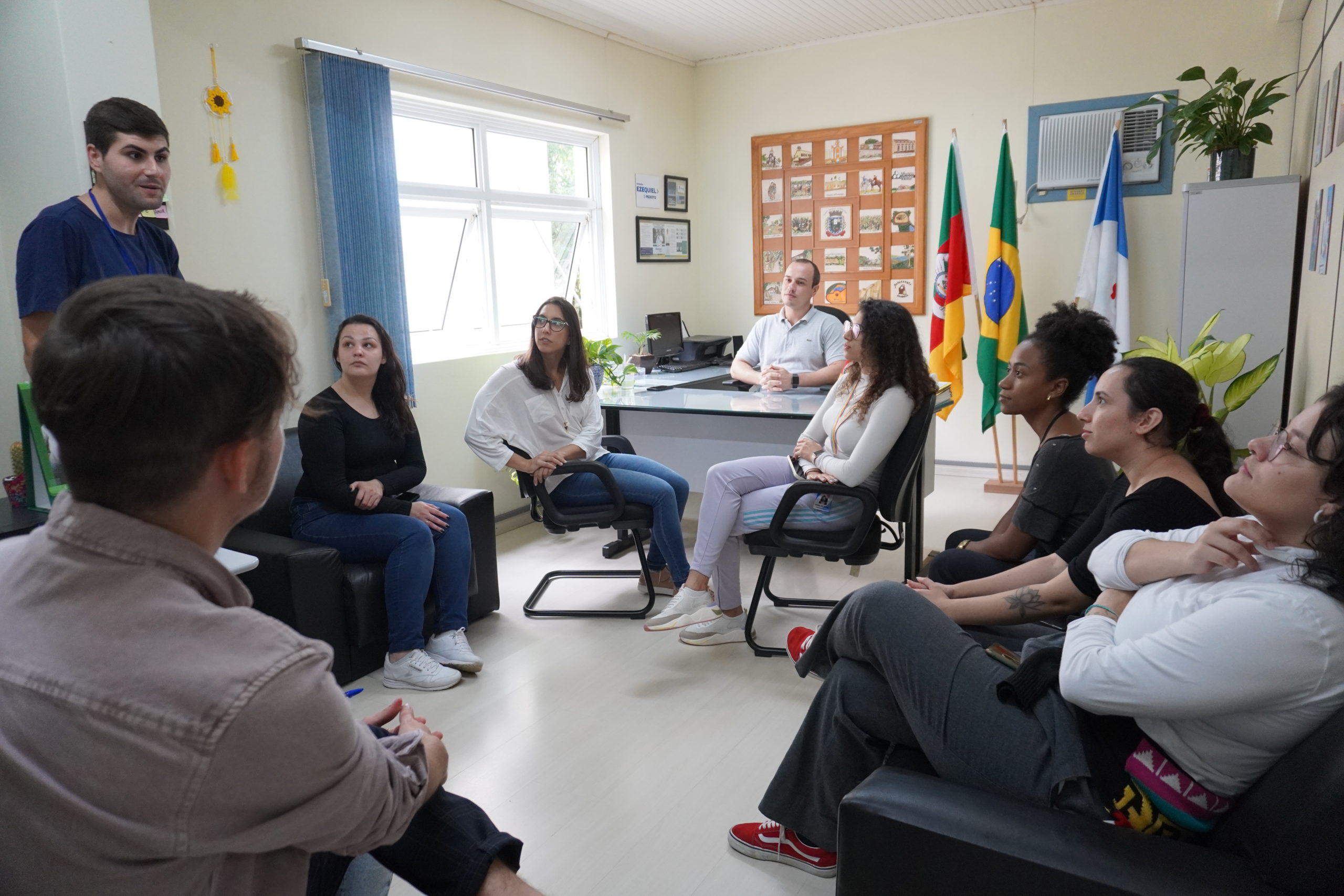 Presidente Ezequiel Peixoto recepciona novos residentes do Grupo Hospitalar Conceição