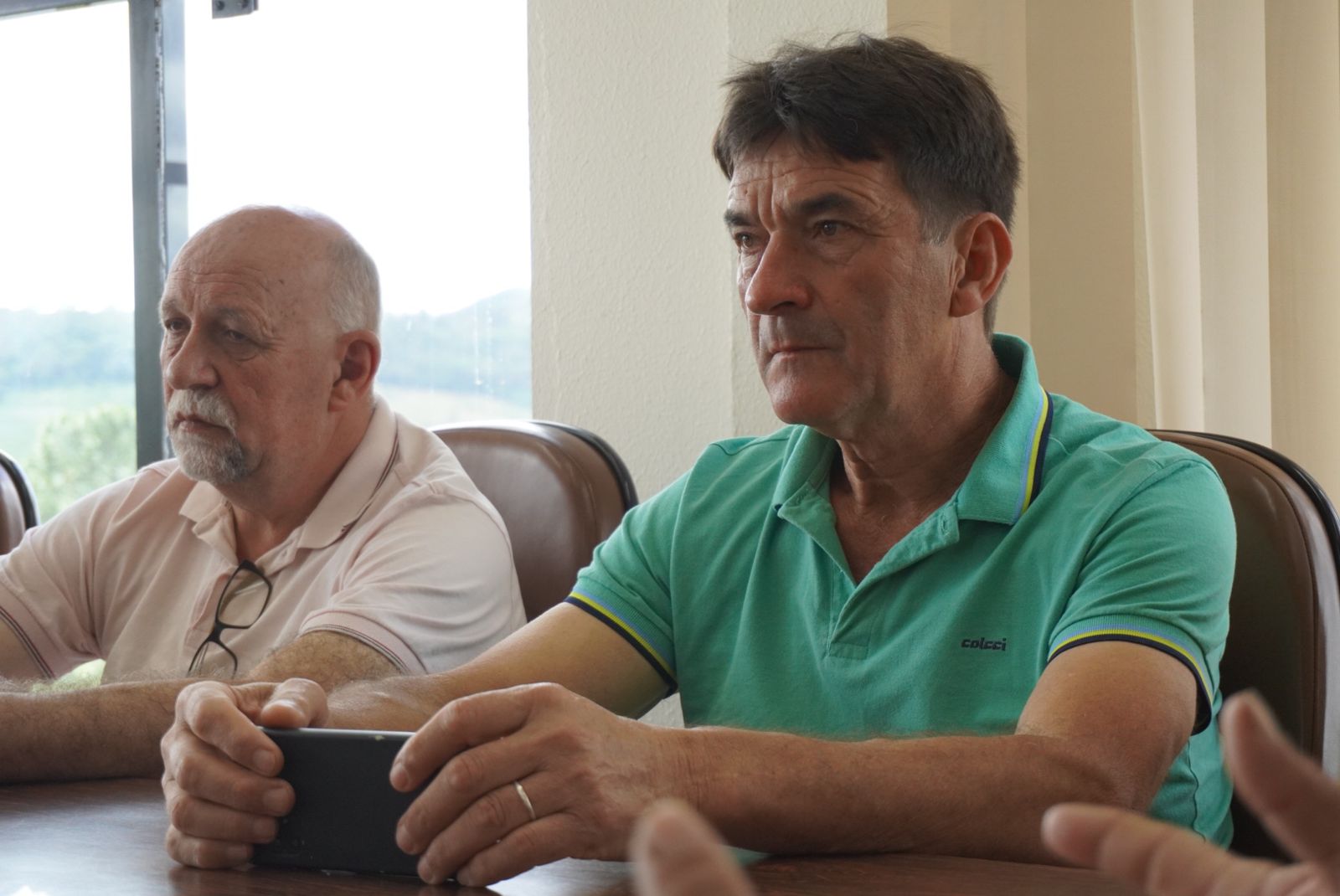 Valtair, Vieira, prefeito e moradores debatem ações contra inundações no Passo da Figueira
