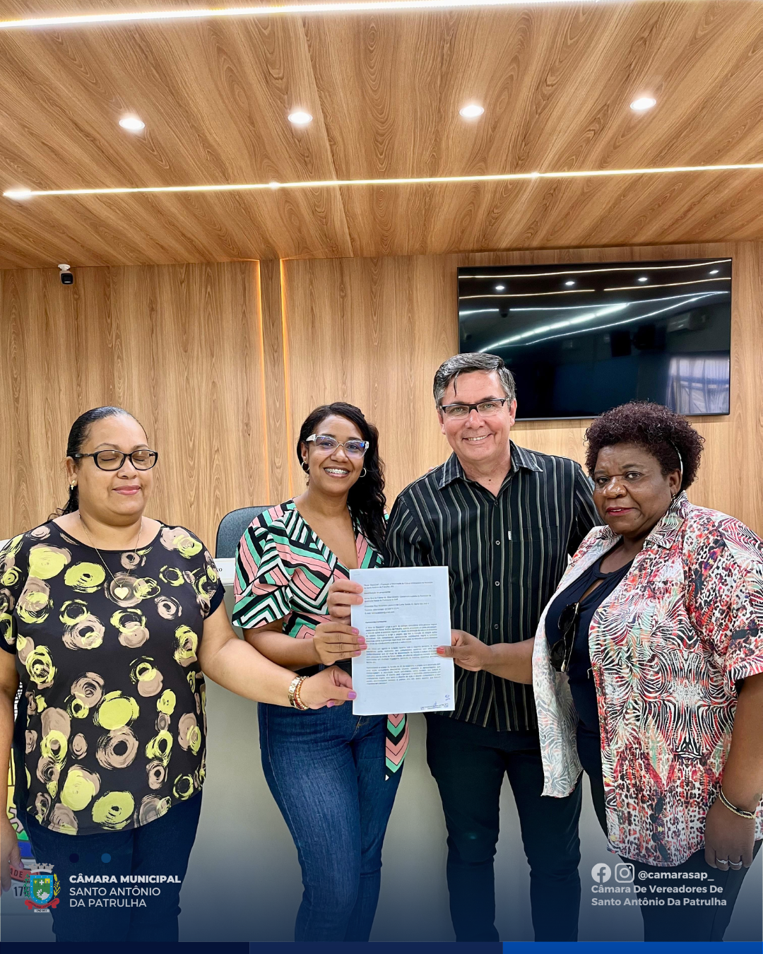 Vereador Valmir Santos recebe projeto cultural do grupo BLACKSAP para o Dia da Consciência Negra