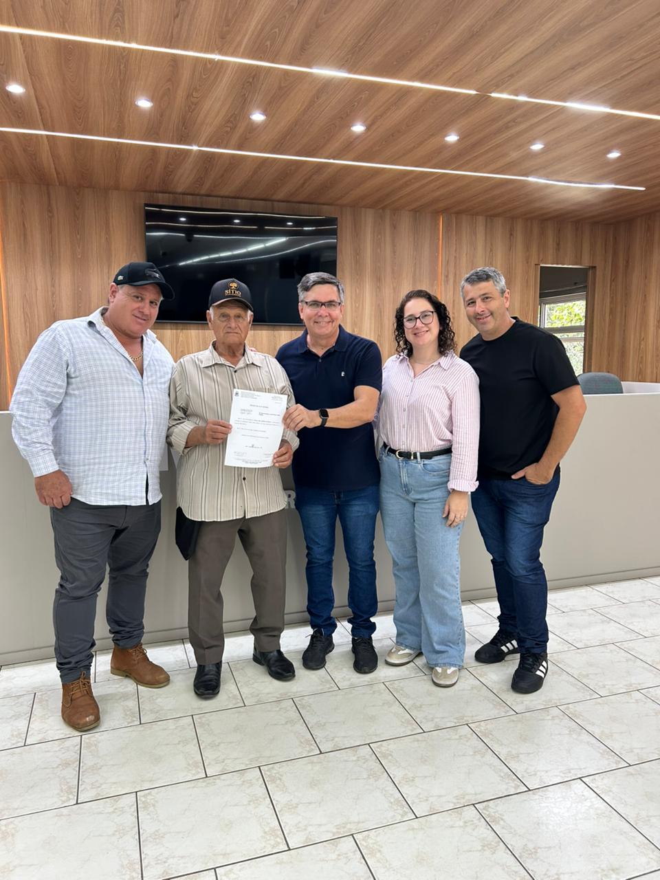 Valmir Santos propõe homenagem e projeto é aprovado na Câmara