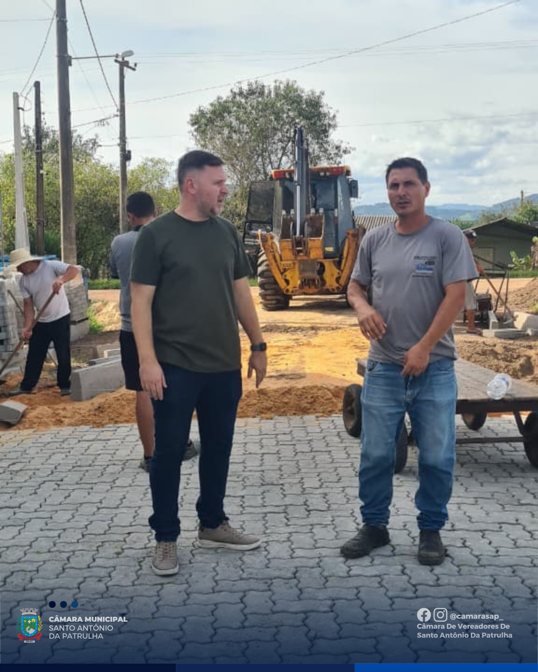 Vereador Gabriel Diedrich acompanha obras do primeiro calçamento na Serraria Velha